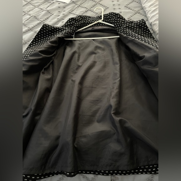 Beautiful coat - Picture 6 of 8